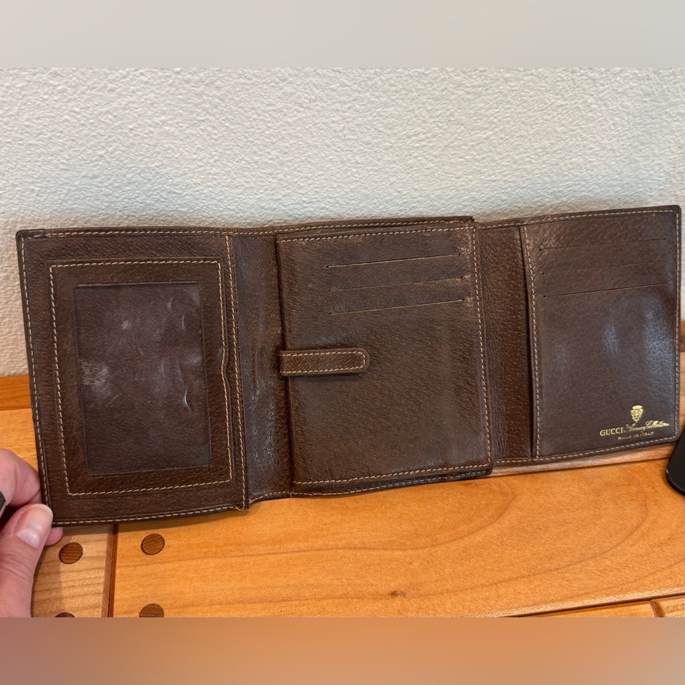 Gucci Vintage GG Supreme Sherry Line Bi-Fold Wallet with Kisslock Closure - Picture 6 of 9